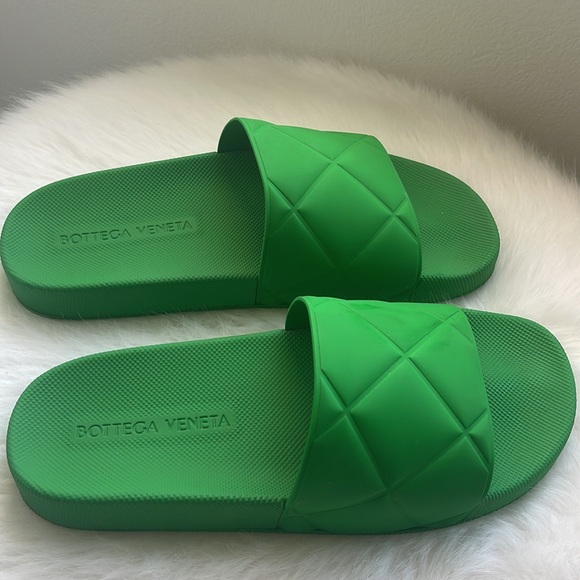 Bottega Veneta Slider Size 40. - Picture 2 of 2